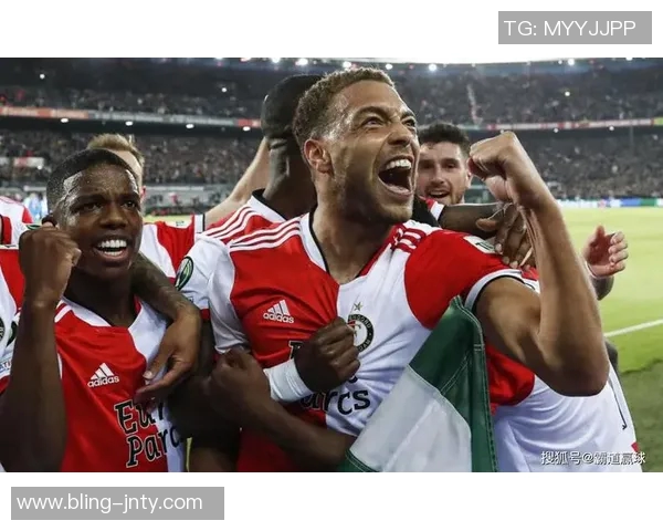 阿贾克斯主场战胜费耶诺德克拉森莫吉奥双双进球助力胜利